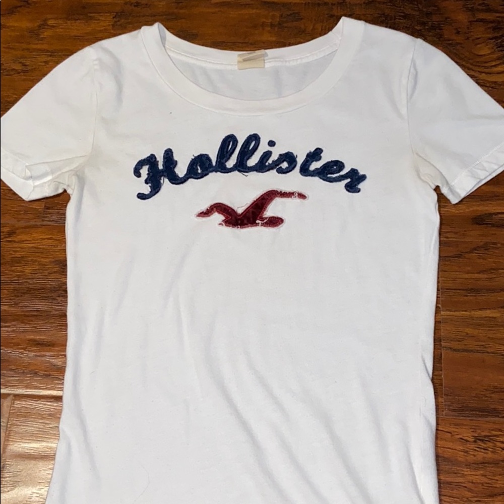 White Hollister t-shirt